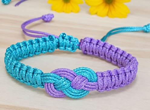 Taller: Pulseras de macramé